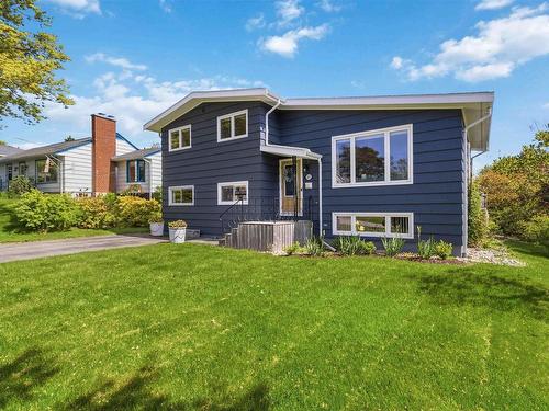 122 Brook Street  Lunenburg, NS B0J 2C0