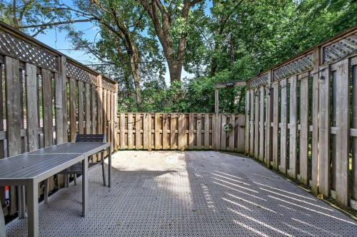 Terrasse - 574 Av. Abercorn, Mont-Royal, QC 