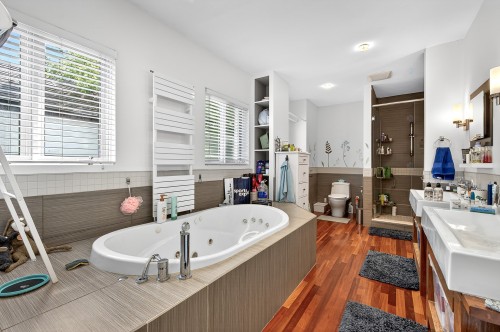Salle de bains - 574 Av. Abercorn, Mont-Royal, QC 