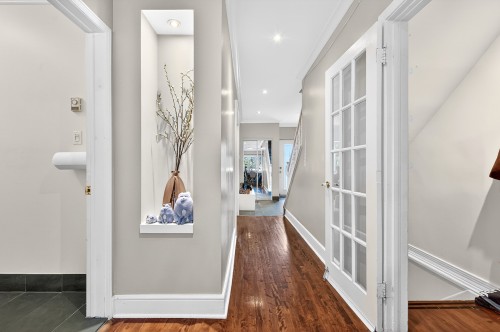 Corridor - 574 Av. Abercorn, Mont-Royal, QC 