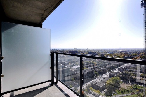Balcon - 3106-1188 Rue St-Antoine O., Montréal (Ville-Marie), QC 