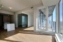 Salon - 3106-1188 Rue St-Antoine O., Montréal (Ville-Marie), QC 