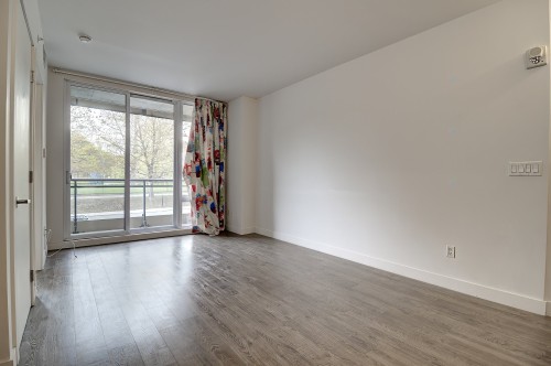 Living Room - 205-3300 Av. Troie, Montréal (Côte-Des-Neiges/Notre-Dame-De-Grâce), QC - Indoor Photo Showing Other Room