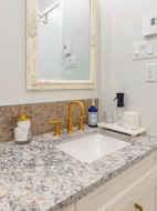 Salle de bains attenante à la CCP - 