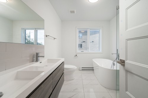 Salle de bains - 116  - 128 Rue Des Échevins, Saint-Jean-Sur-Richelieu, QC 