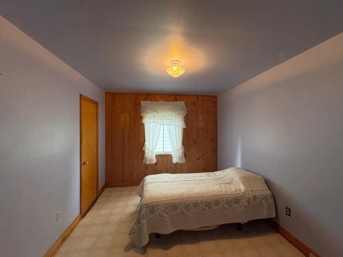 Master Bedroom - 87 Rue St-Jacques, Charlemagne, QC 