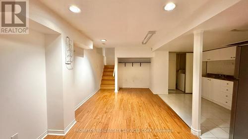 235 ROXANNE CRESCENT , Toronto, Ontario M1V 4G5 2
