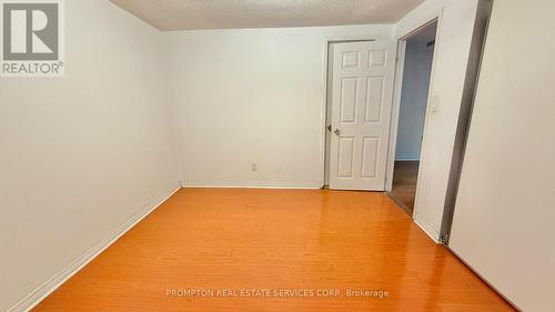 235 ROXANNE CRESCENT , Toronto, Ontario M1V 4G5 5
