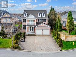 18 BRIDLEFORD COURT  Markham, ON L3P 7Z2