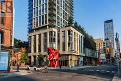 210 - 591 YONGE STREET  Toronto, ON M4Y 0H6