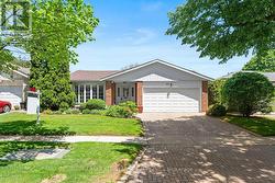 62 DEERBROOK TRAIL Toronto, ON M1W 1V4