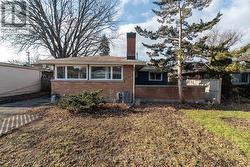 B - 948 PARKHURST BOULEVARD Ottawa, ON K2A 3M9