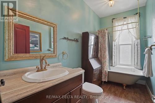 Full bath upstairs. - 132 High Street, Champlain, ON 