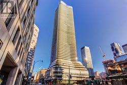 3705 - 11 WELLESLEY STREET W Toronto, ON M4Y 0G4