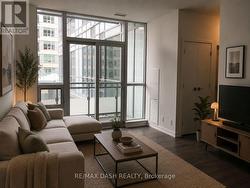 89 DUNFIELD AVENUE Toronto, ON M4S 0A4