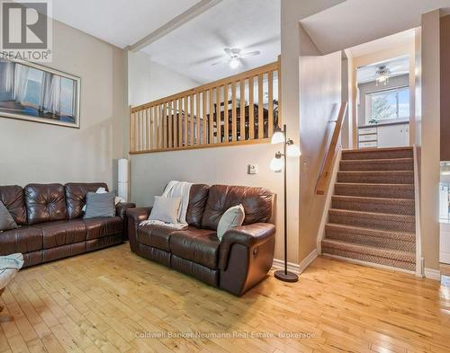 2 - 2 WORTON AVENUE  Guelph (Willow West/Sugarbush/West Acres), ON N1H 7C5