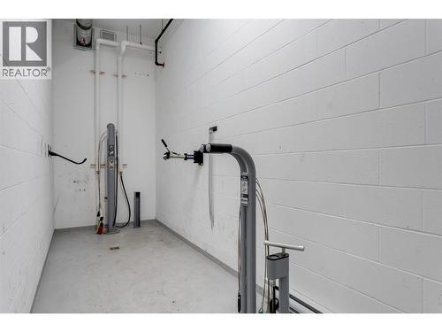 1588 Ellis Street Unit# 1109 Lot# 52, Kelowna, BC - Indoor Photo Showing Garage