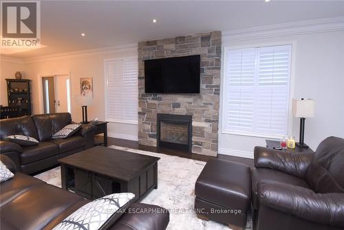 708 Winston Road, Grimsby, ON 