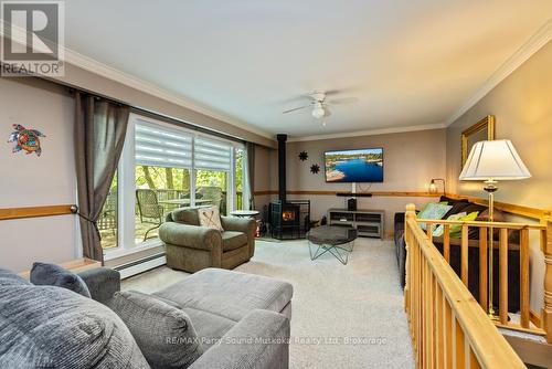 Spacious, open living/dining/kitchen area - 31 Beaver Trail, Mcdougall, ON 