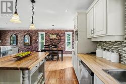 Kitchen/dining - 