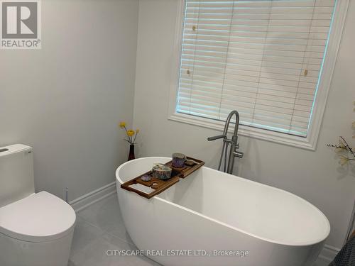 879 Bennett Boulevard, Milton, ON 
