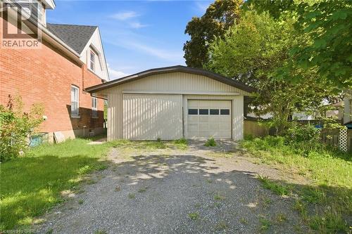 816 Colborne Street E, Brantford, ON - Outdoor