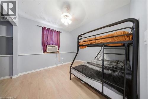 816 Colborne Street E, Brantford, ON - Indoor Photo Showing Bedroom