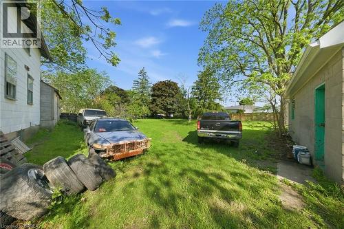 816 Colborne Street E, Brantford, ON - Outdoor