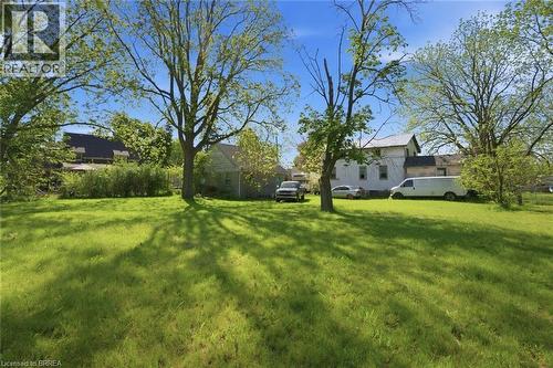 816 Colborne Street E, Brantford, ON - Outdoor