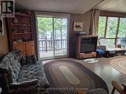**Spacious Enough To Host Family & Friends** - 