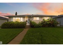 13432 DELWOOD RD NW  Edmonton, AB T5C 3B8