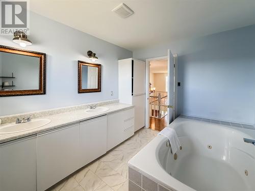Second floor bathroom - 51-53 Creston Boulevard, Marystown, NL 