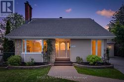 1862 SHAREL DRIVE  Ottawa, ON K1H 6W4