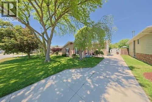 22 Turner DRIVE  Sarnia, ON N7S 4L1
