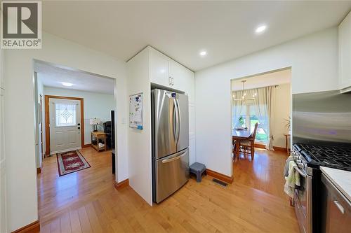 22 Turner Drive, Sarnia, ON - Indoor Photo Showing Kitchen