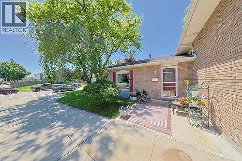 22 Turner Drive, Sarnia, ON - Outdoor