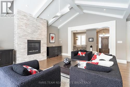 142 Mennill Drive, Springwater, ON 