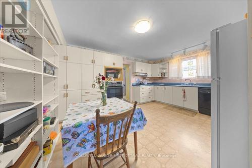 832 Ivanhoe Avenue, Ottawa, ON 