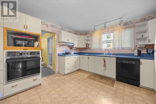 832 Ivanhoe Avenue, Ottawa, ON 