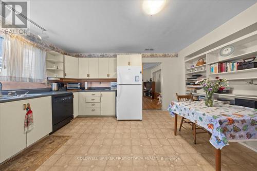 832 Ivanhoe Avenue, Ottawa, ON 