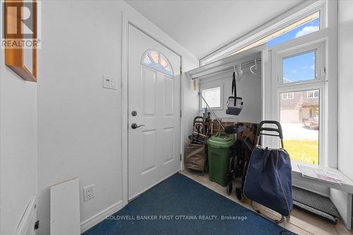 832 Ivanhoe Avenue, Ottawa, ON 