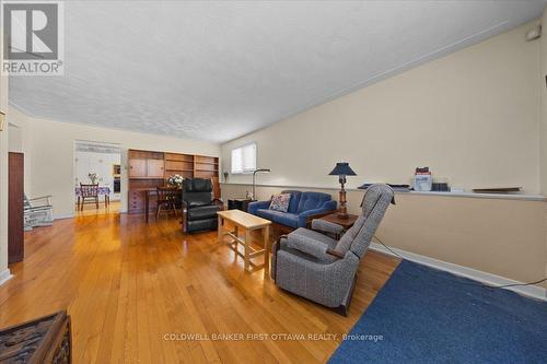832 Ivanhoe Avenue, Ottawa, ON 