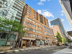 902 - 120 ST PATRICK STREET Toronto, ON M5T 2X7