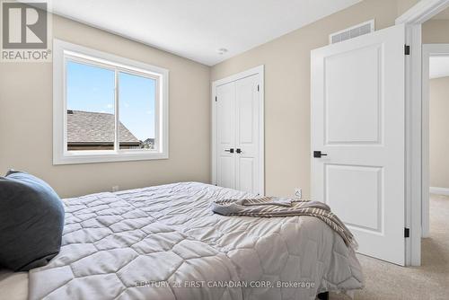 11 Postma Crescent, North Middlesex (Ailsa Craig), ON 