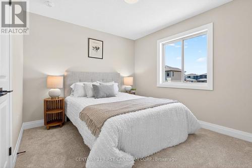 11 Postma Crescent, North Middlesex (Ailsa Craig), ON 