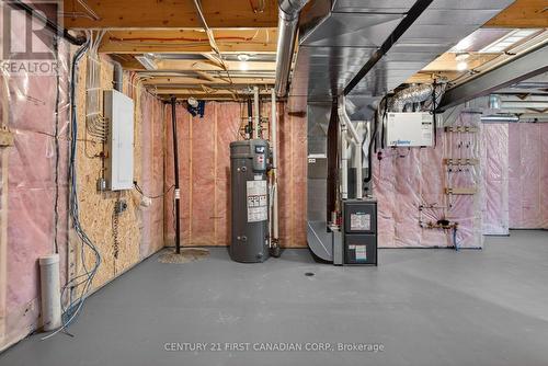 11 Postma Crescent, North Middlesex (Ailsa Craig), ON 