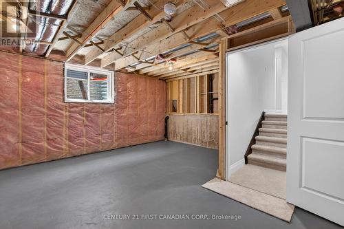 11 Postma Crescent, North Middlesex (Ailsa Craig), ON 