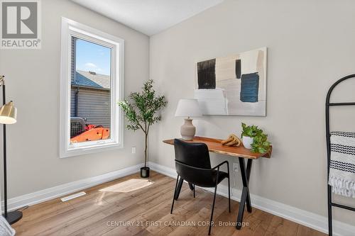 11 Postma Crescent, North Middlesex (Ailsa Craig), ON 