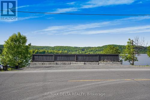 Parking area: space for RV. - 162 Front Road W, Champlain, ON 