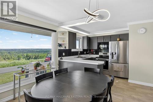 Open concept dining/kitchen - 794 Morton Line, Cavan Monaghan (Cavan Twp), ON 